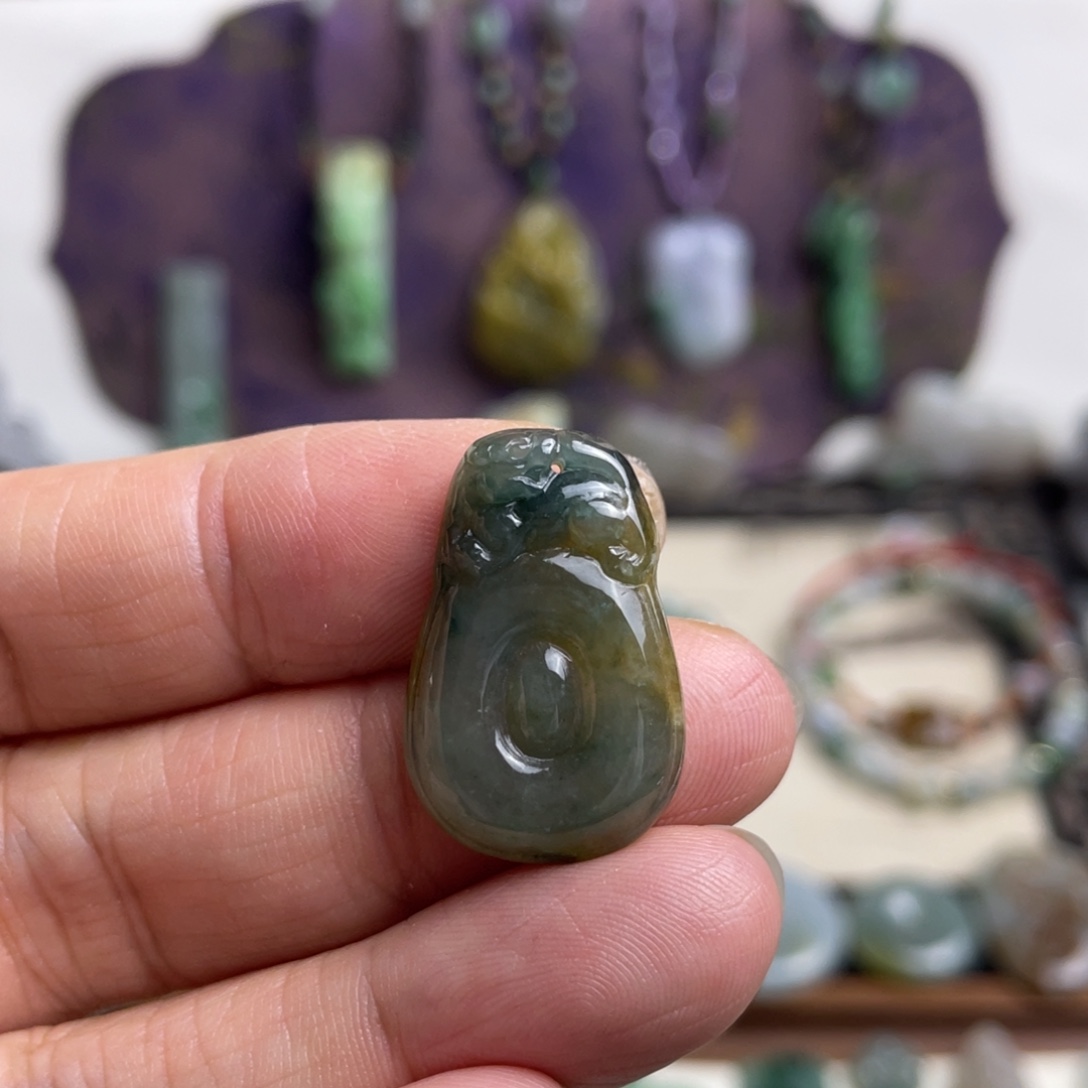 翡翠未镶嵌颈饰特色吊坠