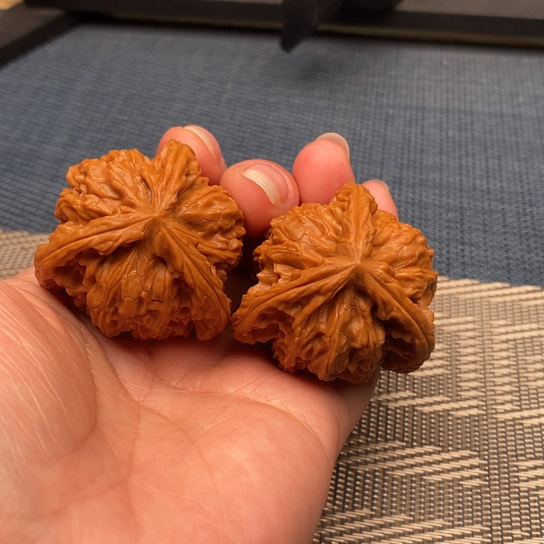 瓷***缝吊坠文玩核桃三棱