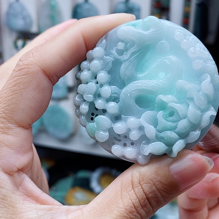 翡翠未镶嵌颈饰翡翠