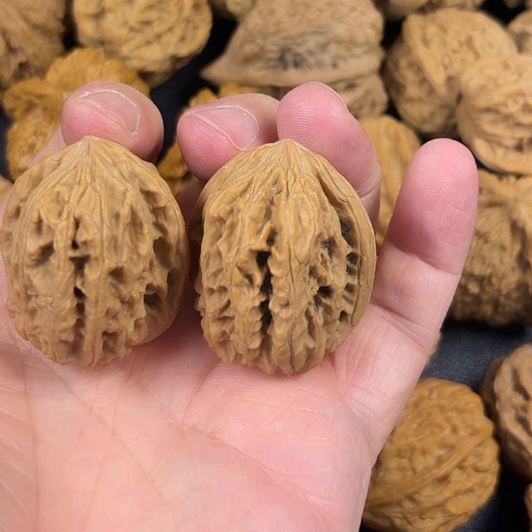 奶***糖文玩核桃吊坠野蟾