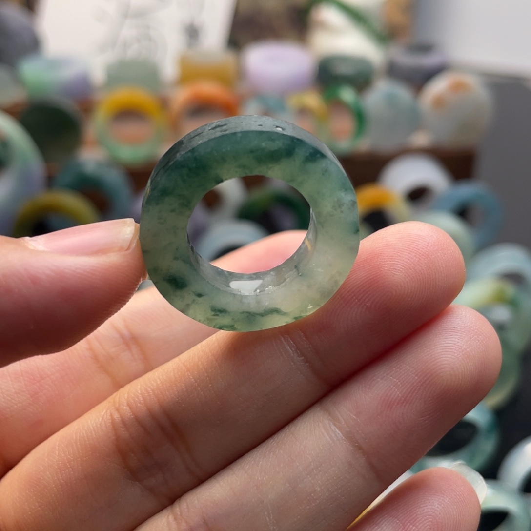 定制翡翠未镶嵌  冰江南绿