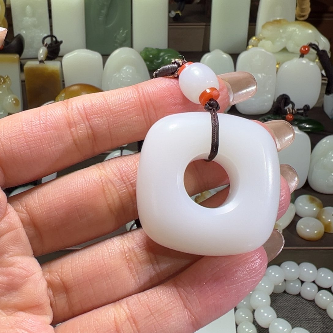 和田玉颈饰未镶嵌付