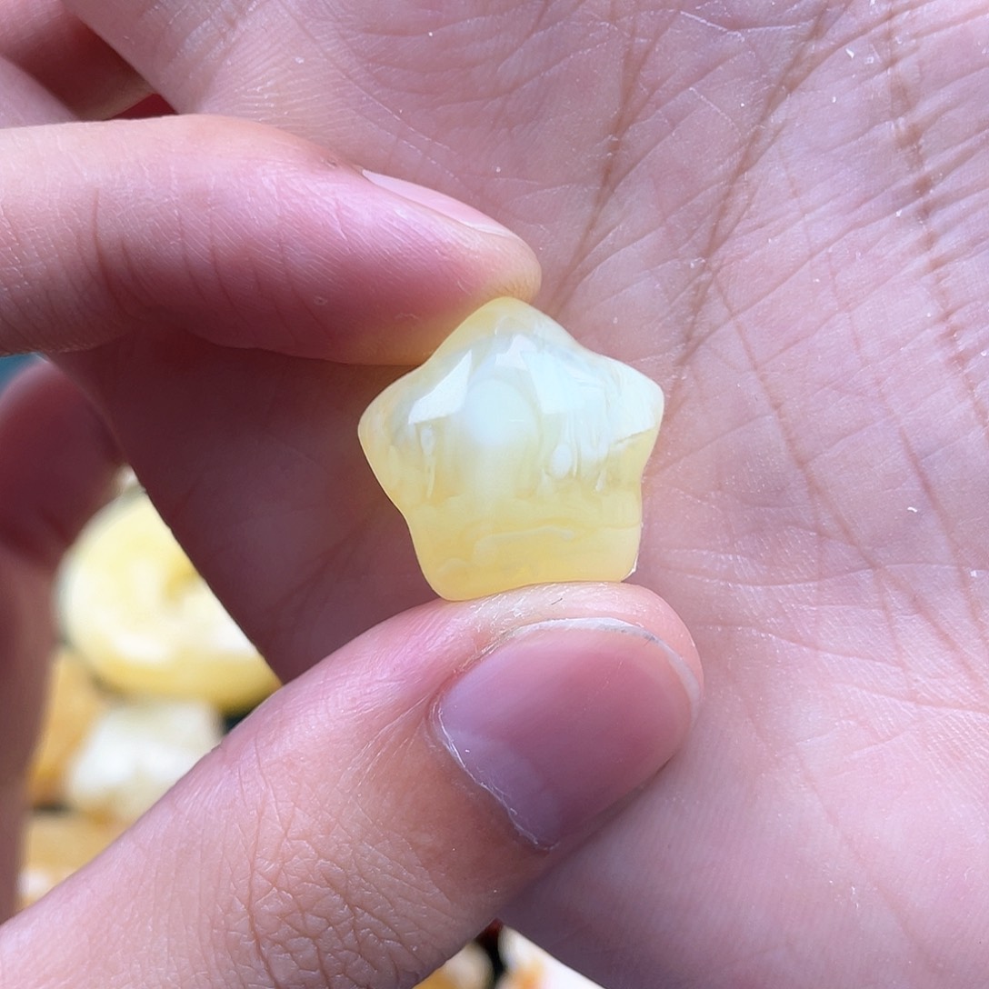 琥珀裸石未镶嵌蜜蜡