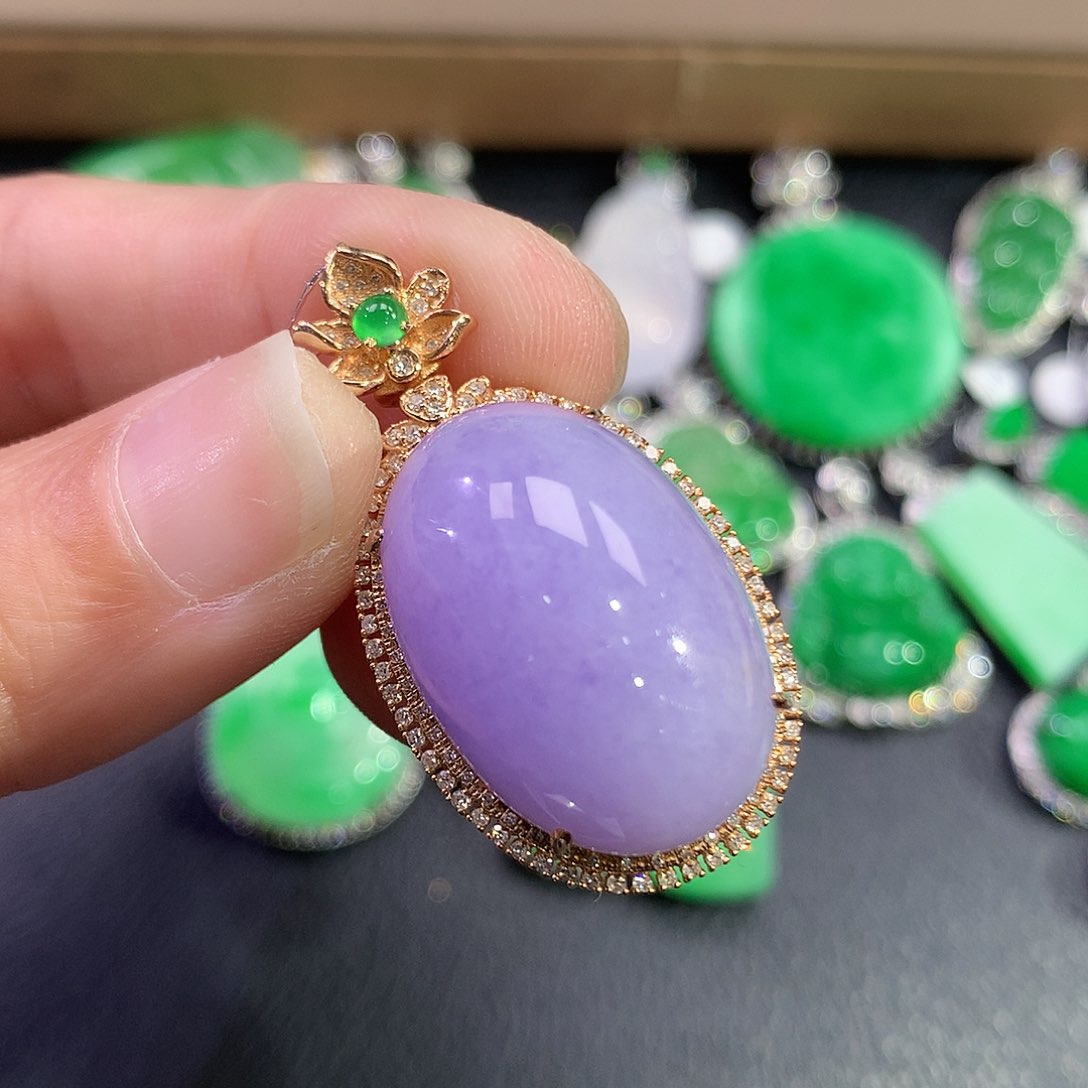 翡翠吊坠(赠链)18K金镶嵌