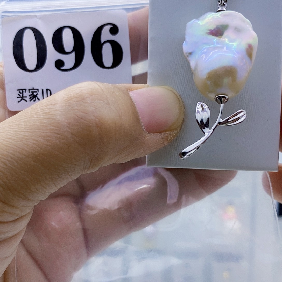 颈饰钛钢淡水珍珠
