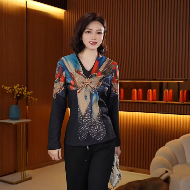 兰姐推荐【蝴蝶】25年秋冬新款针织百搭印花长袖V领修洋气上衣