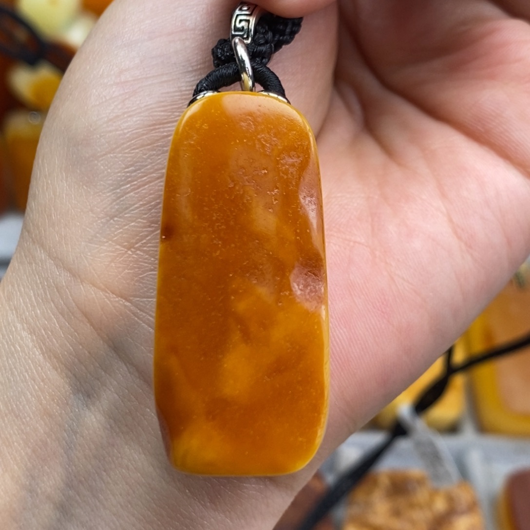 琥珀吊坠(赠链)未镶嵌