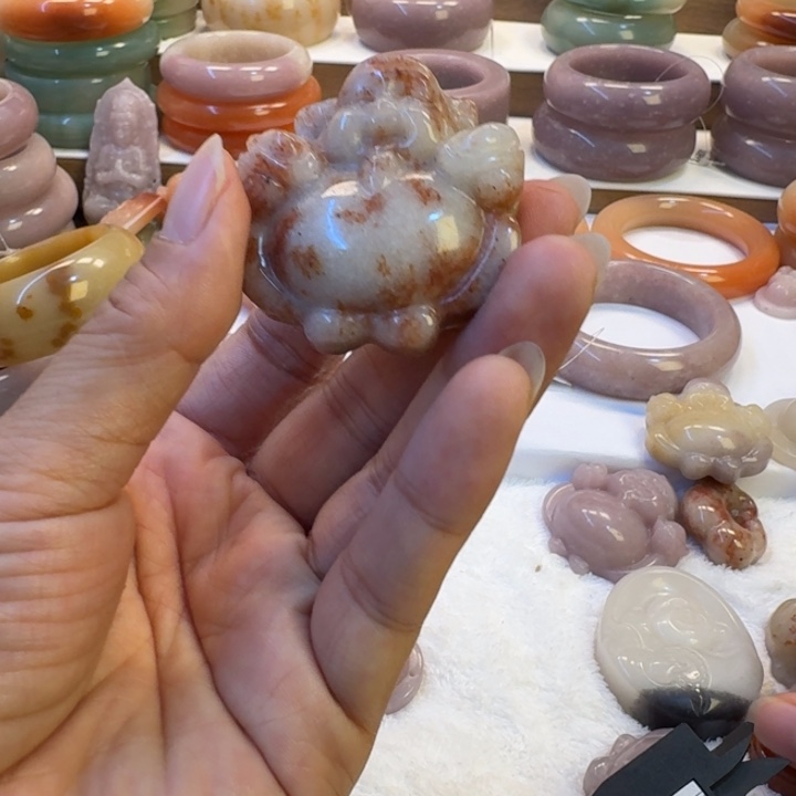 石英岩玉未镶嵌手镯