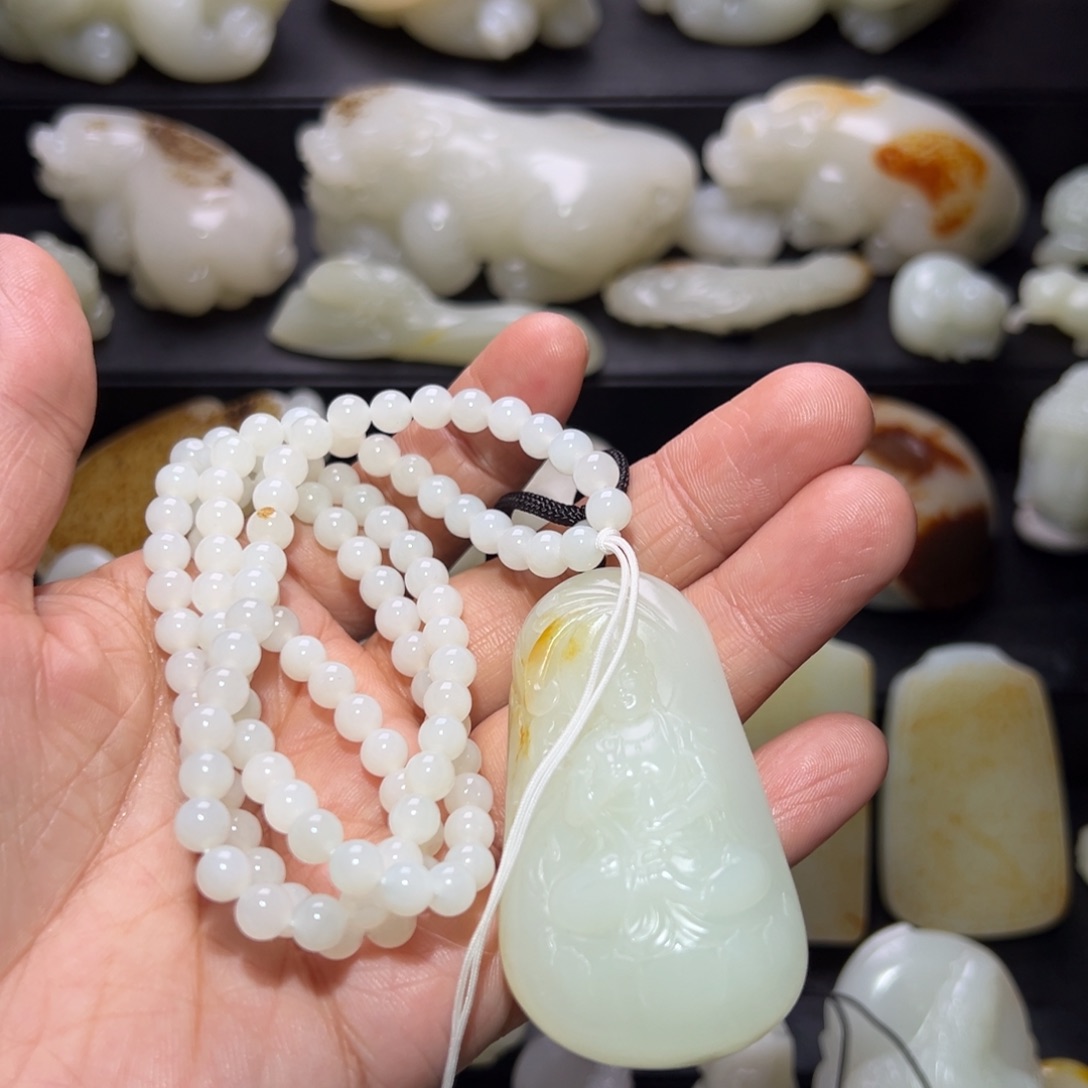 ╭***人和田玉未镶嵌颈饰