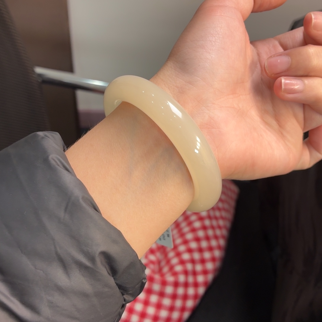 和田玉未镶嵌手镯-推荐藕粉-冰底细料衬肤11