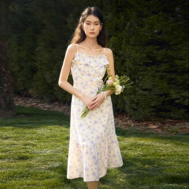 【粉丝】独束微胖大码女装尤莱特风优雅时尚气质方领吊带连衣裙24DS