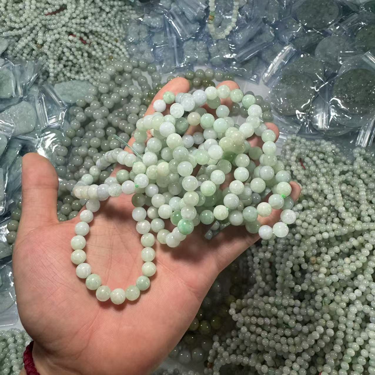 天然A货翡翠手串--卡8mm左右-多样性发一