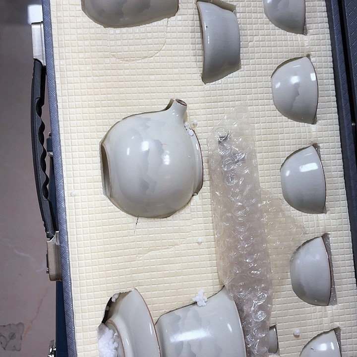 孤品茶具套装等。            