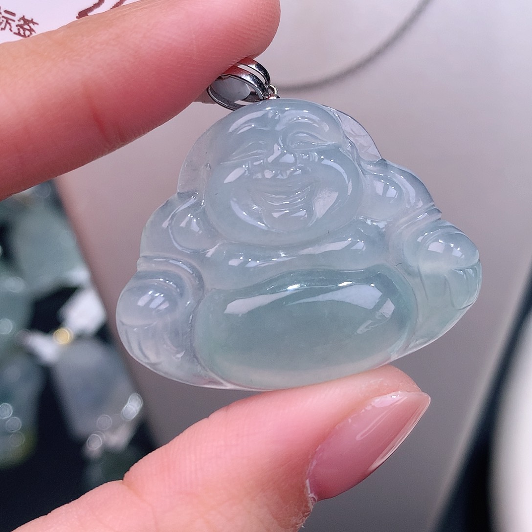 颈饰18K金镶嵌翡翠晴底大佛公