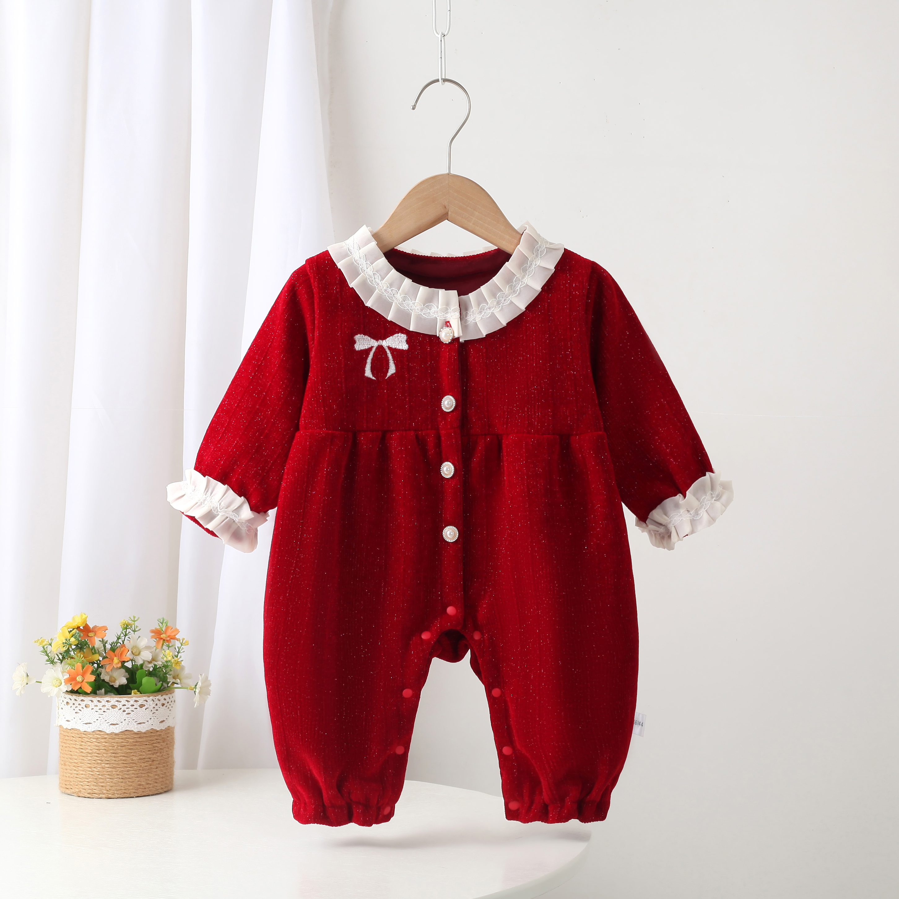 婴幼儿可爱宝宝新款时尚百搭花边领红色绒里连体