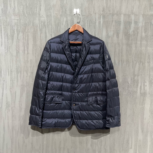 99新 MONCLER 蒙口 藏蓝色西装领薄款亮面羽绒服 4码 Z00540