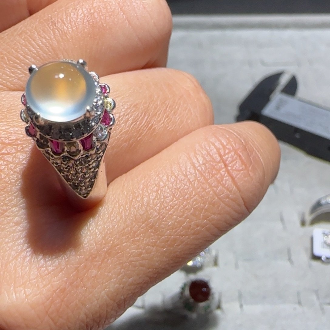 翡翠未镶嵌戒指翡翠