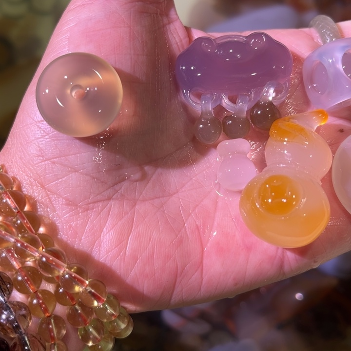 每***语玛瑙/玉髓未镶嵌珠宝奇石