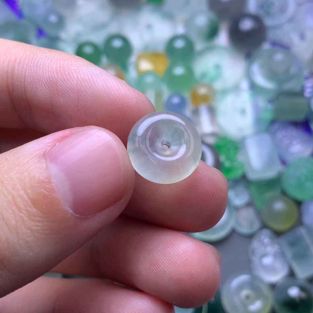 定制翡翠未镶嵌挂件