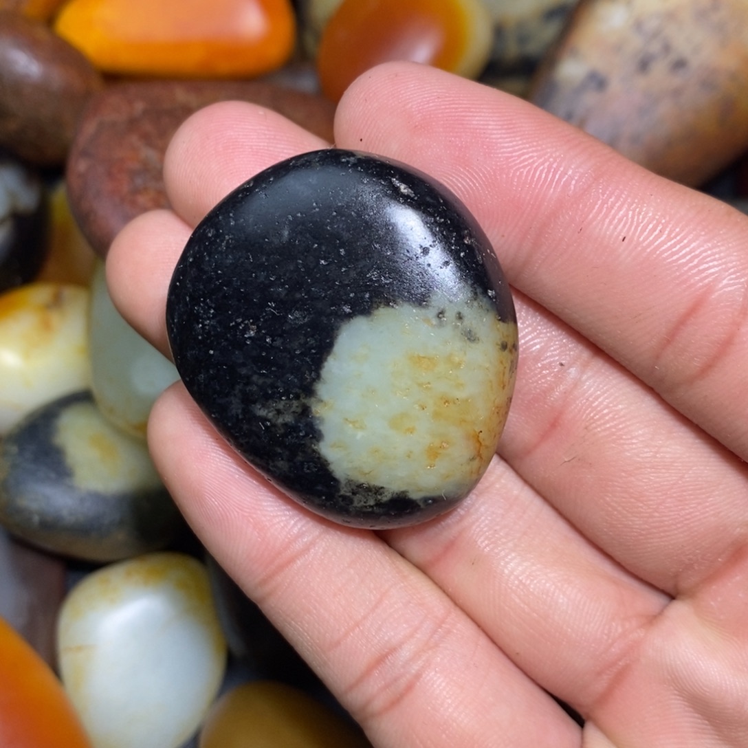 和田玉未镶嵌珠宝奇石