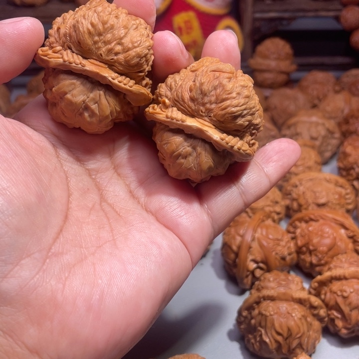 舍*哥蛤蟆头雕刻的金蟾