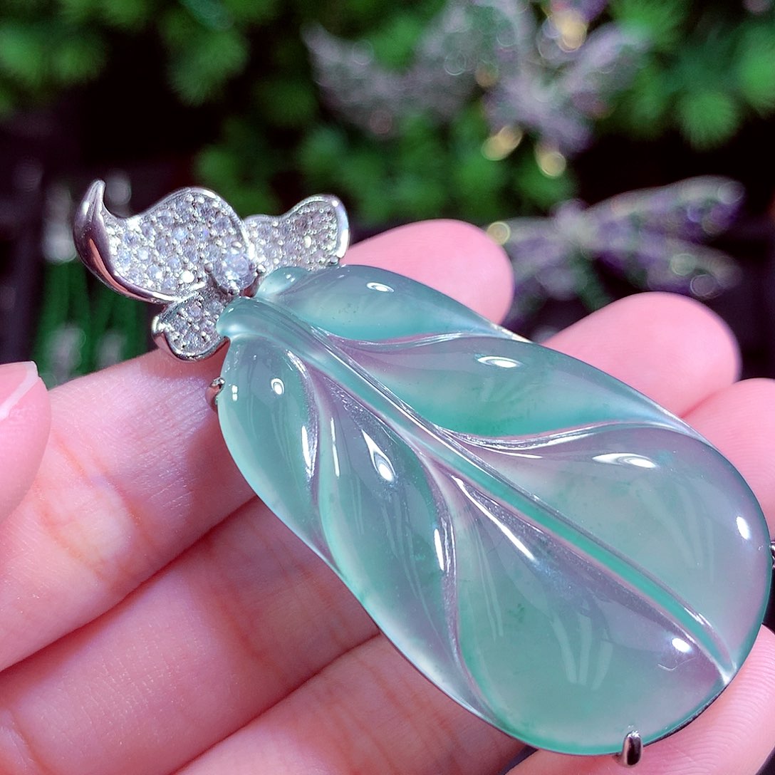 颈饰未镶嵌翡翠天然