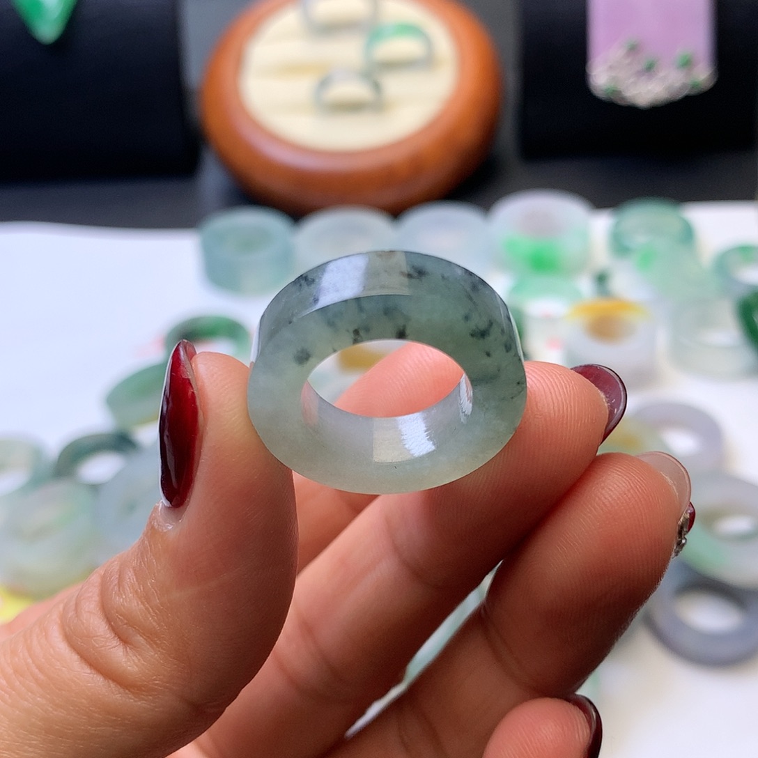 定制翡翠未镶嵌翡翠戒指11/17