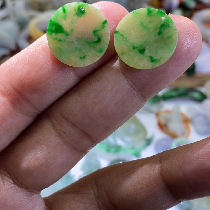 定制翡翠未镶嵌毛货