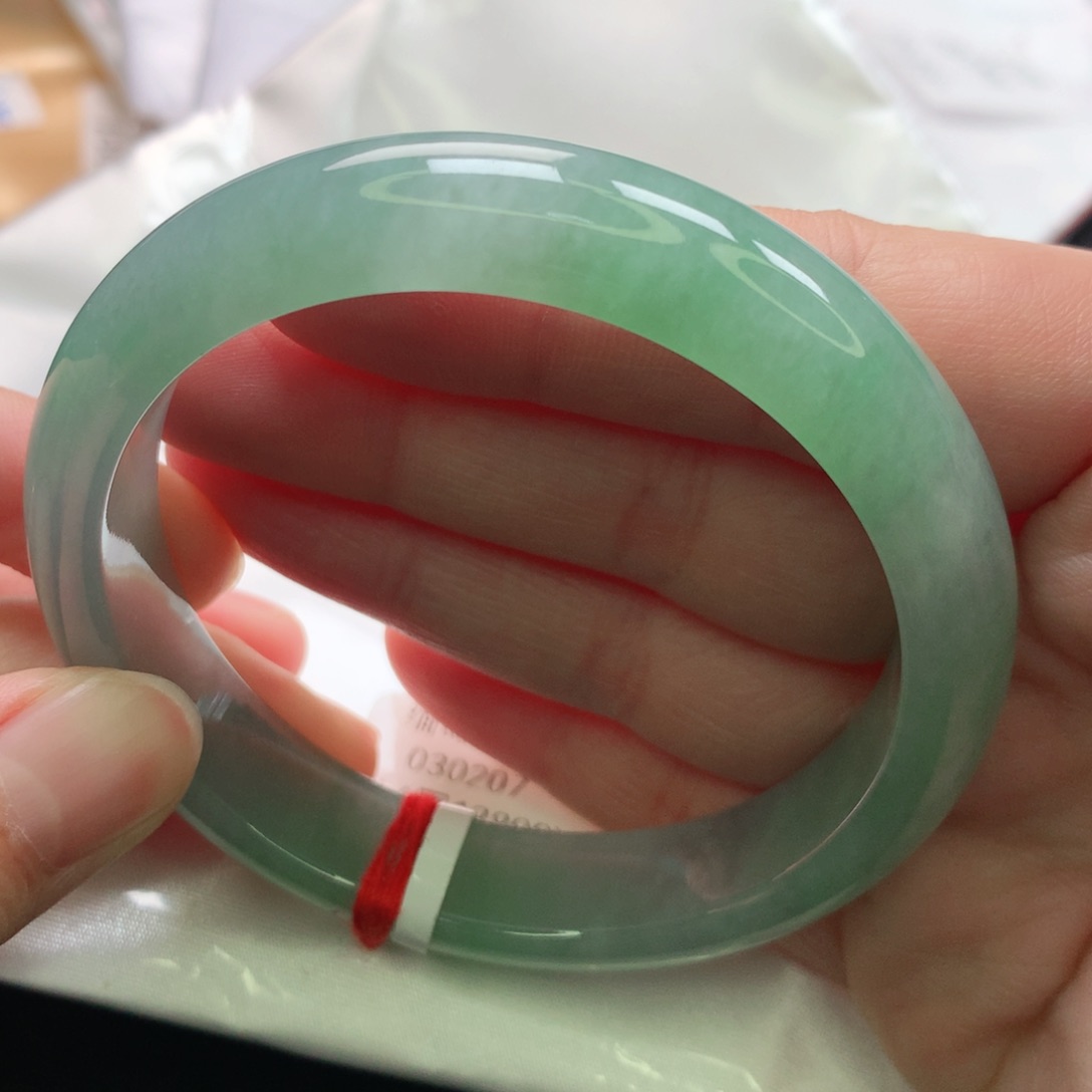 翡翠手镯未镶嵌5657圈