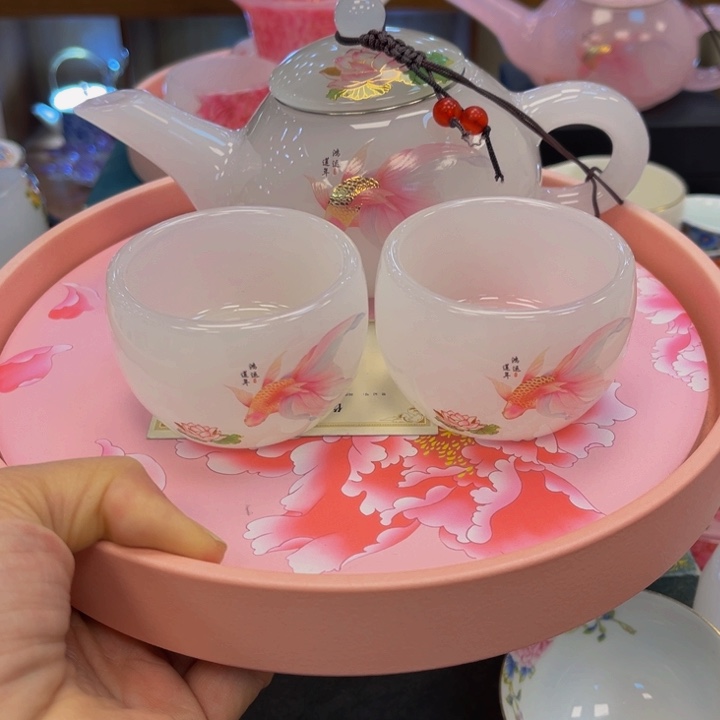 段泥茶杯吧啦吧拉吧拉的吧拉