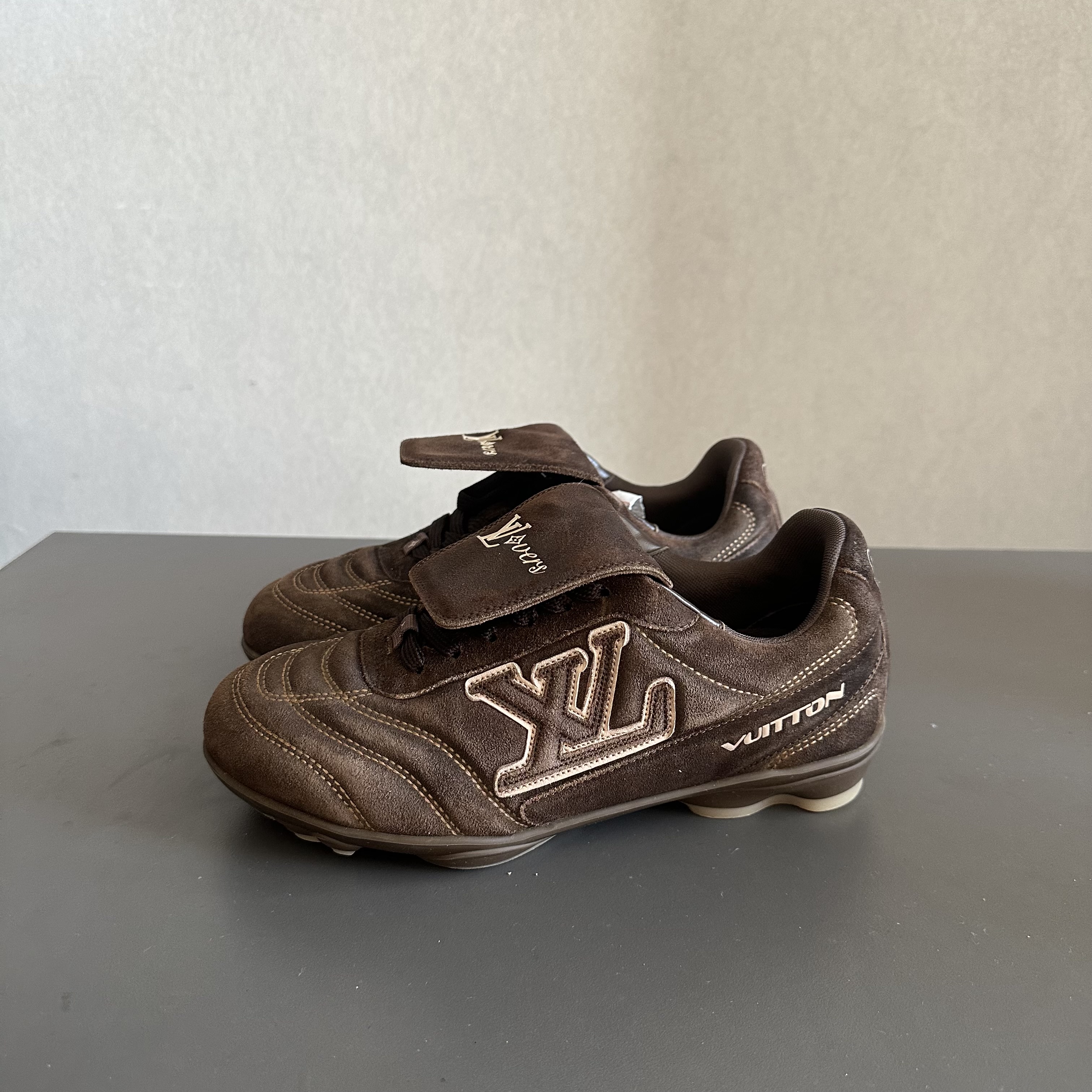 99新 LouisVuitton/路易威登 footprintsoccer棕色足球鞋37码