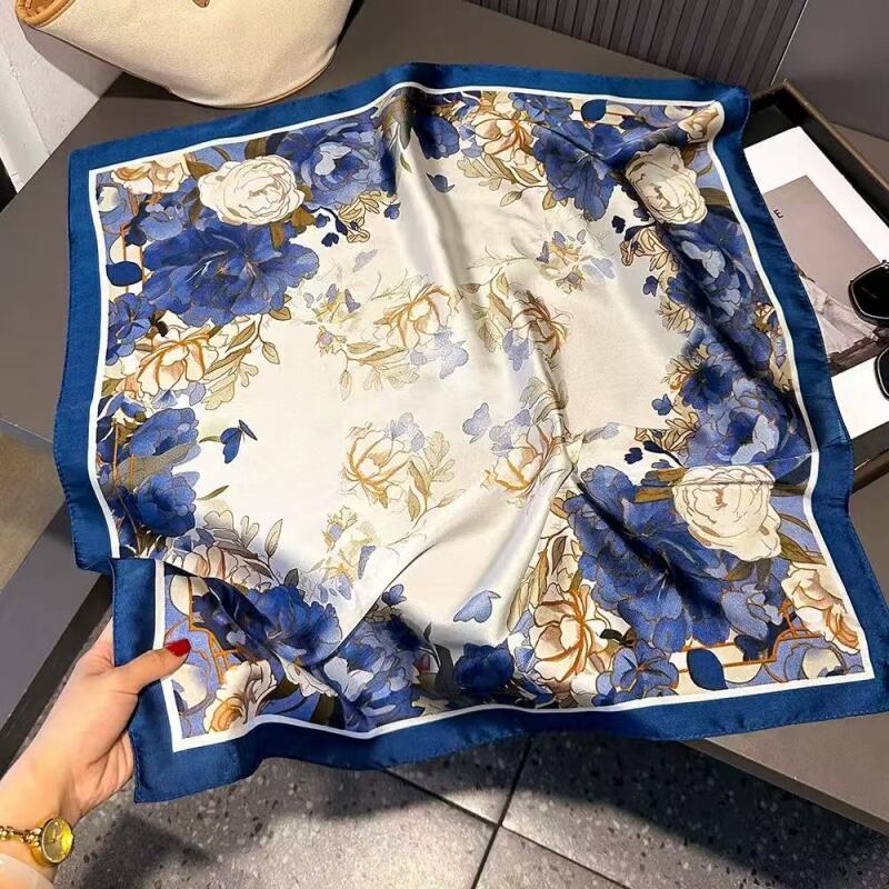 E19 蓝调牡丹 围巾 67*67左右