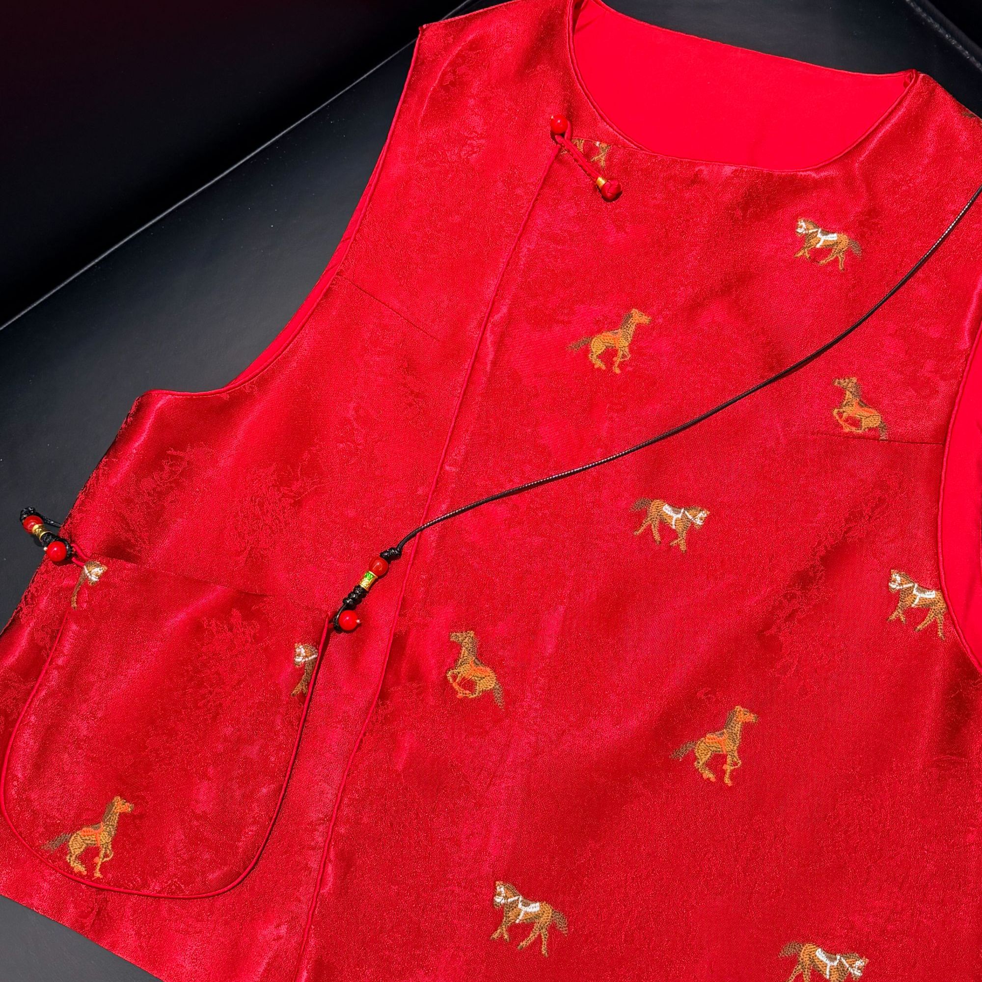 【圆圆满满】早春新中式圆领斜襟马甲上衣