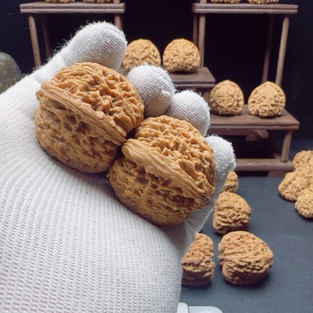 文玩核桃吊坠老*芒38拉丝奥迪