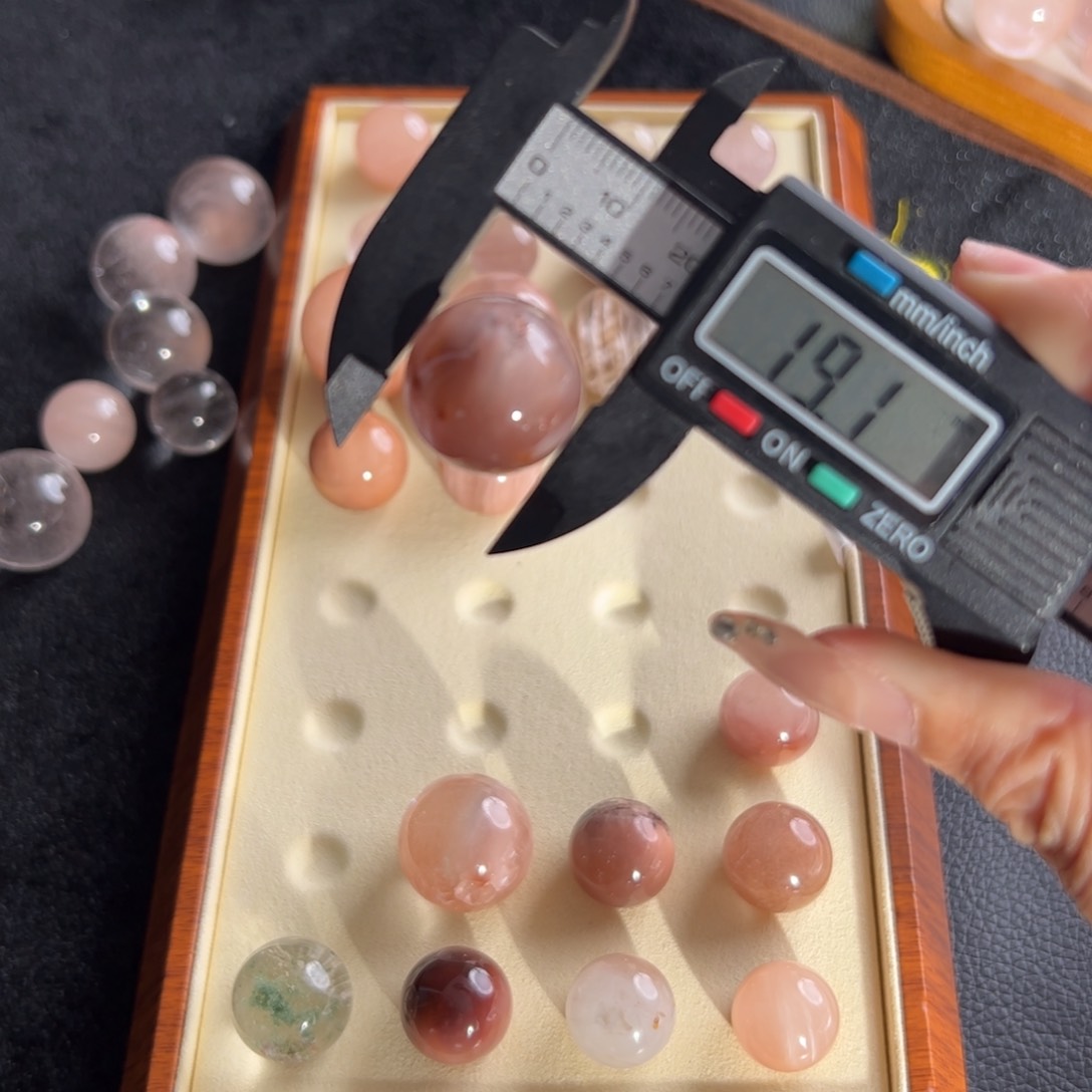 爱***卜水晶手链未镶嵌19.1m 定制不退不换