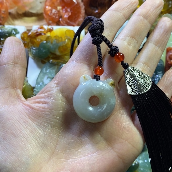 蛇纹石玉未镶嵌颈饰