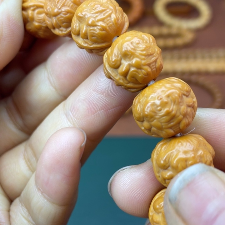 吊坠猴头核桃双面精雕蟾王1.5—1.6+