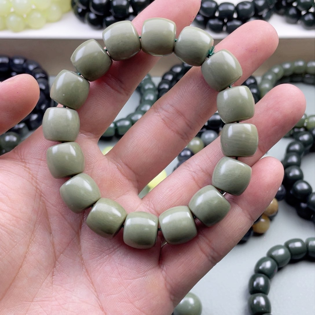 和田玉手串未镶嵌