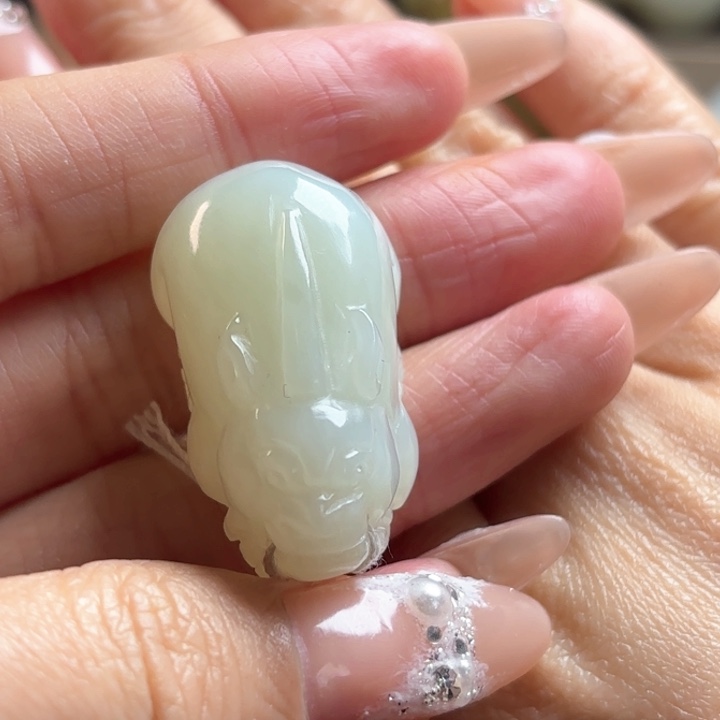 和田玉挂件未镶嵌抖**画