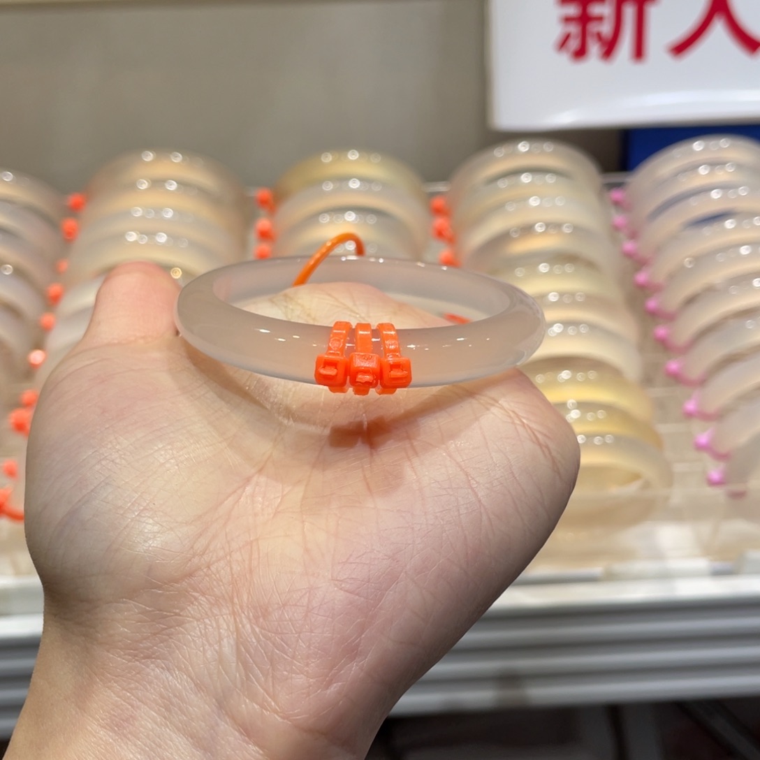 Q***i玛瑙/玉髓未镶嵌手镯@定向香槟金@【55】