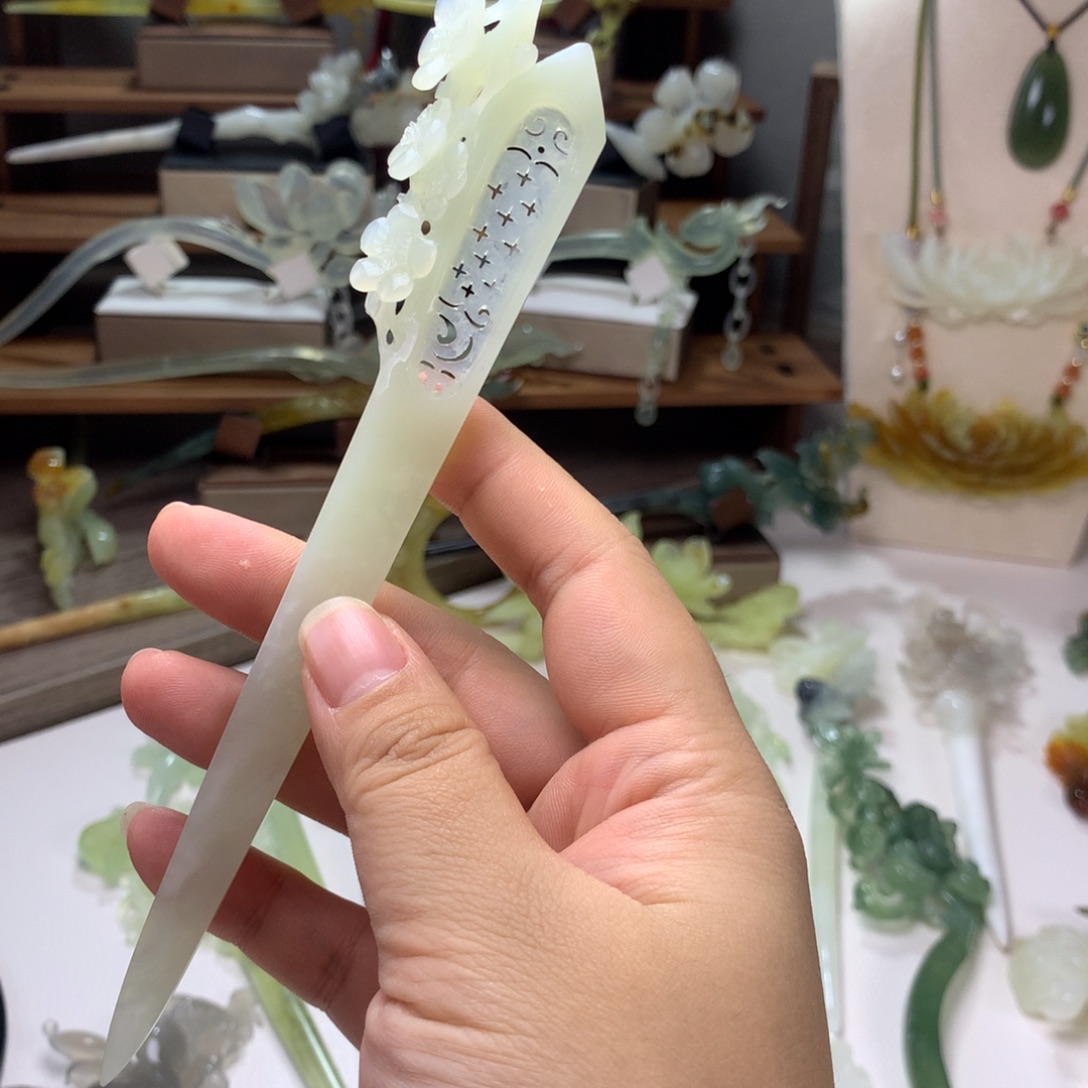 蛇纹石玉未镶嵌发饰