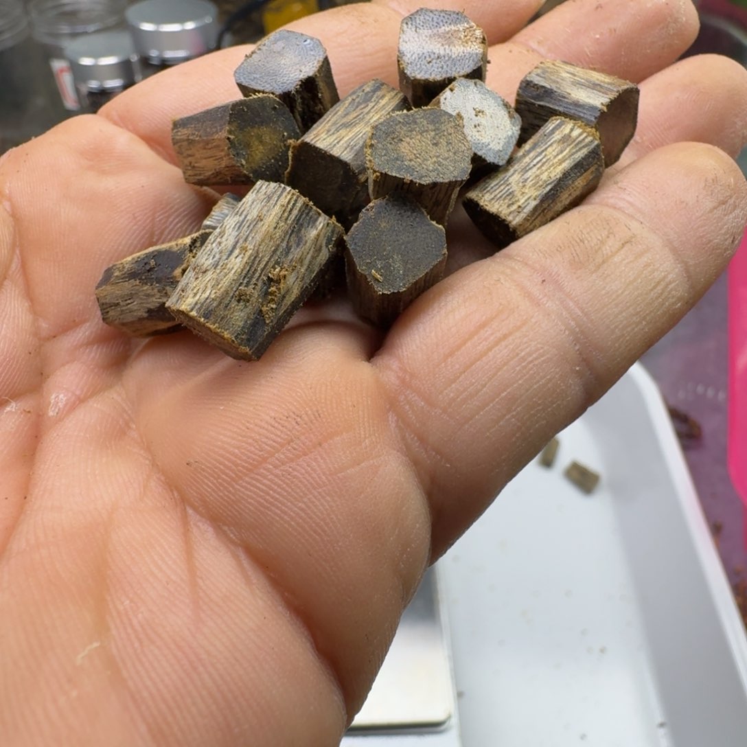沉香沉香枕用****9紫棋品种树心油11.8克