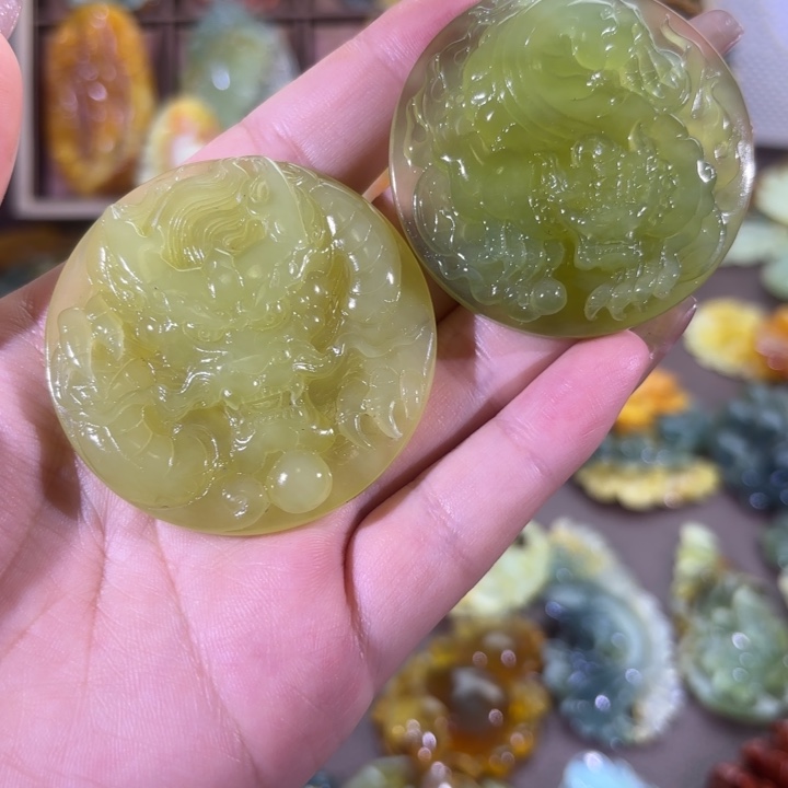 未镶嵌蛇纹石玉颈饰