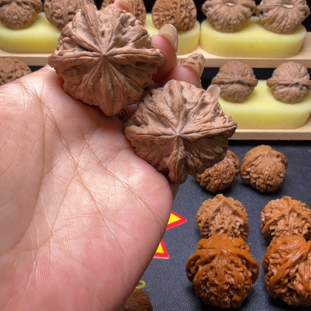 文玩核桃吊坠御喜四楞