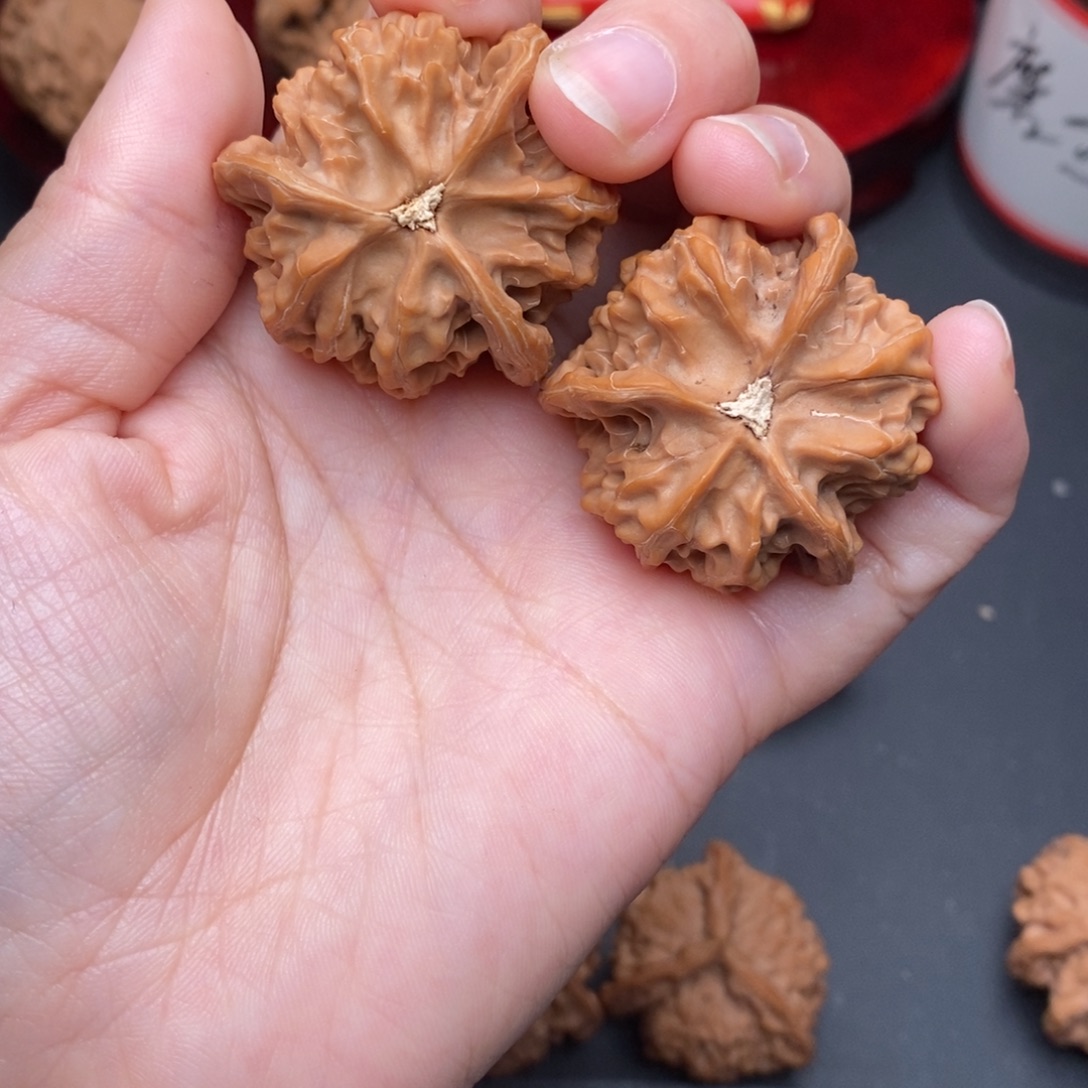 福利文玩核桃盘山三棱全品36