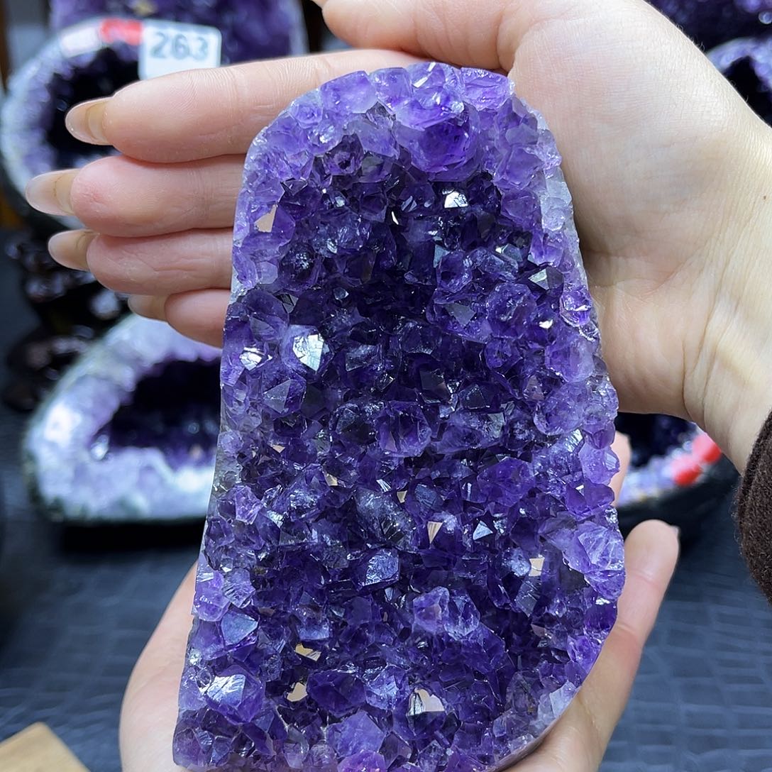 紫晶大型摆件（非配饰）未镶嵌