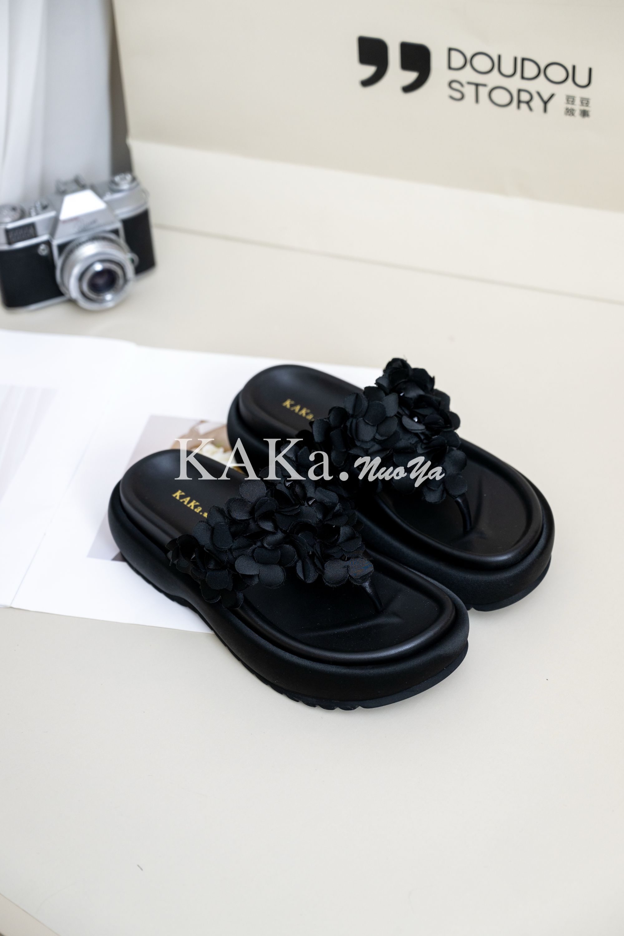 KAKA NUOYA  2332   新款休闲百搭厚底花朵人字拖  