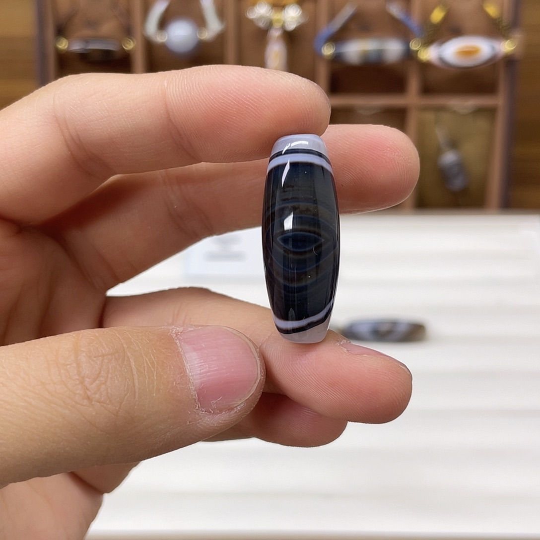 刘***星玛瑙/玉髓合金颈饰