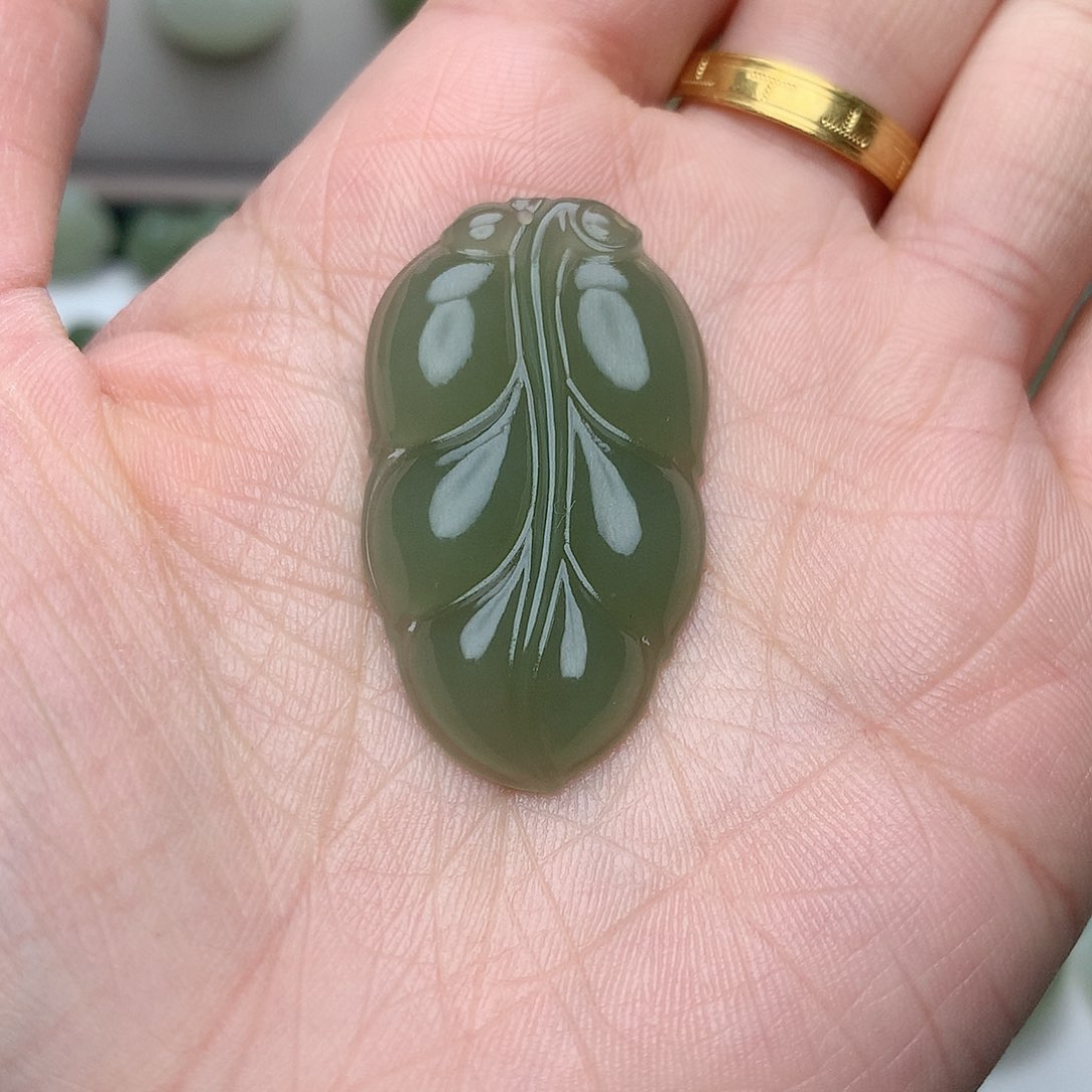 和田玉颈饰未镶嵌用****缘
