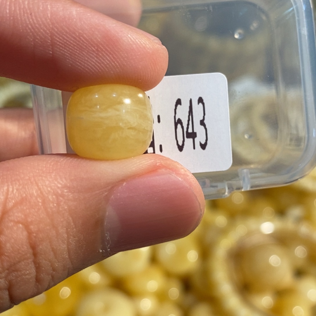 琥珀未镶嵌珠宝奇石643